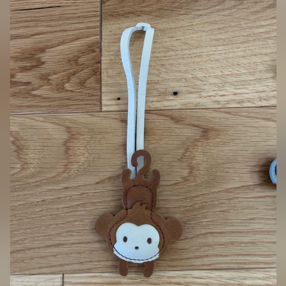 Adorable Dakota Monkey tassel - Picture 2 of 3